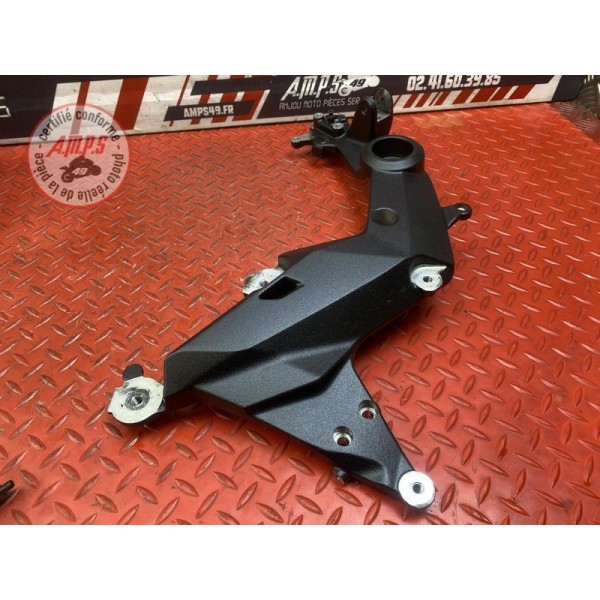 Platine repose pied droite 