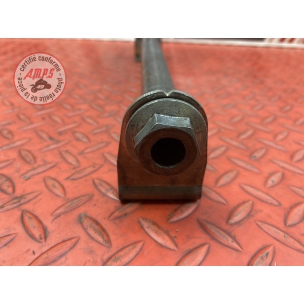 Axe de roue arriere 