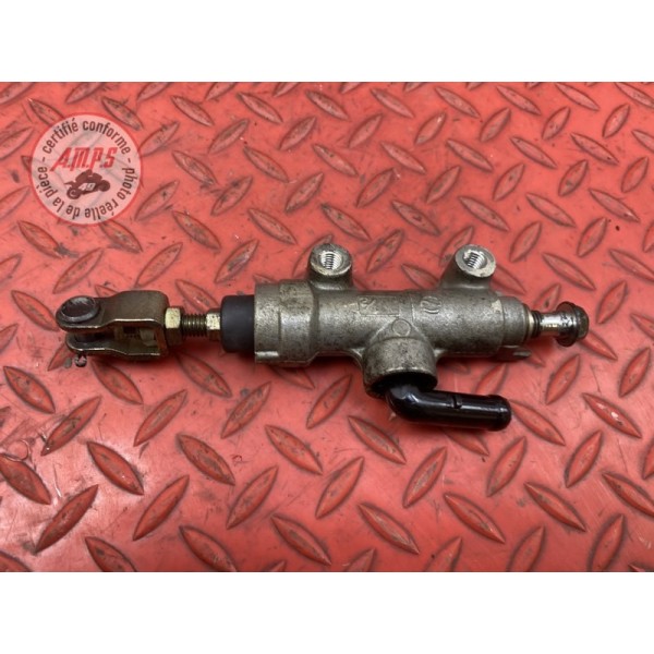 Maitre cylindre de frein arriere 