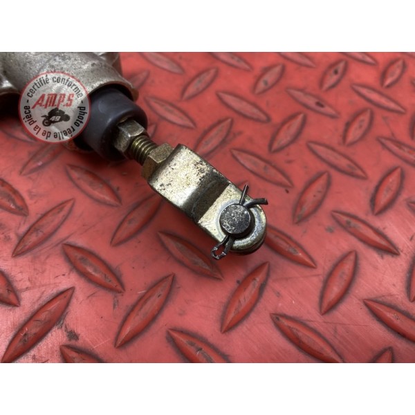 Maitre cylindre de frein arriere 