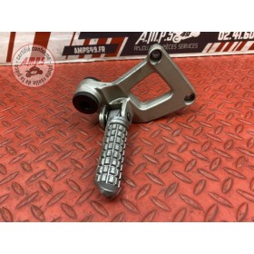 Platine repose pied passager droite 