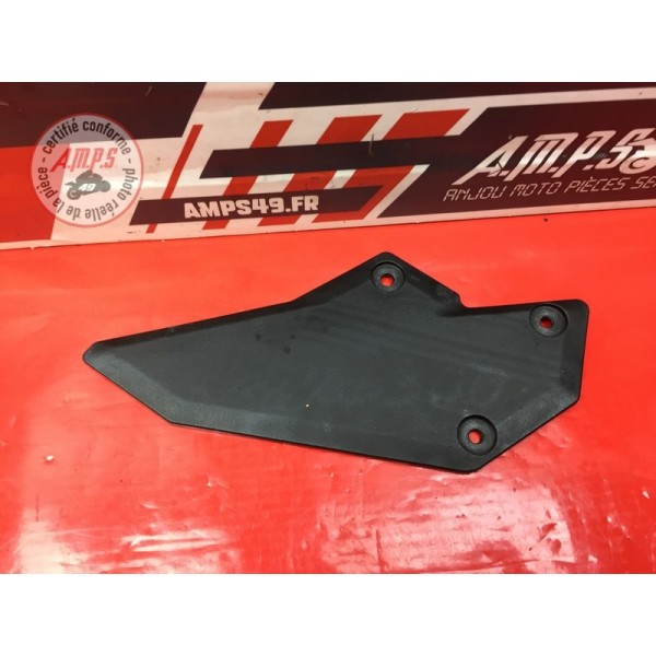 Cache plastique arriere droit 