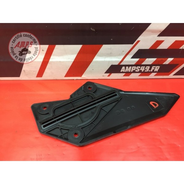Cache plastique arriere droit 