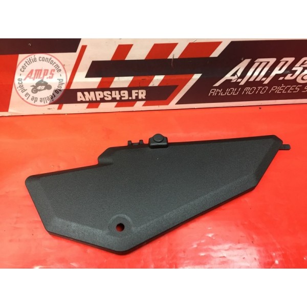 Cache plastique arriere gauche 