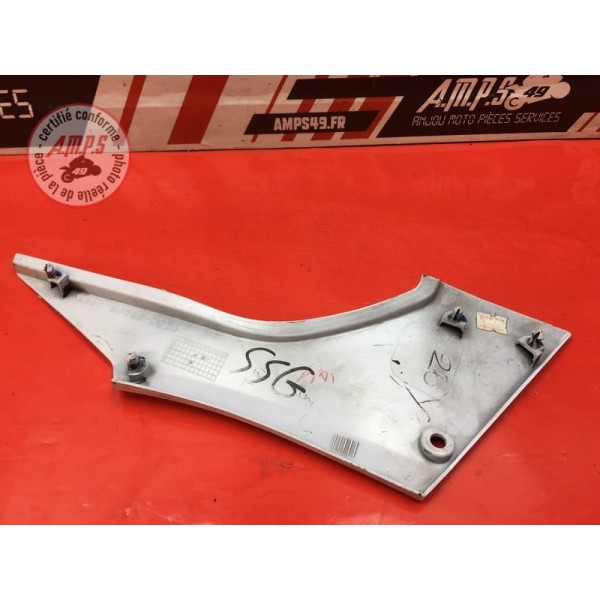 Cache plastique sous selle gauche 