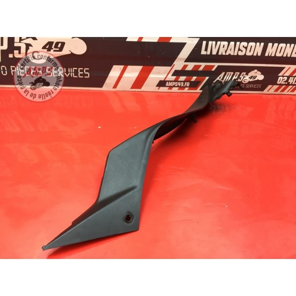 Cache sous reservoir droit 