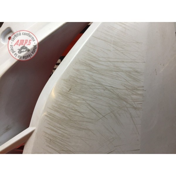 Flanc de carénage droit 