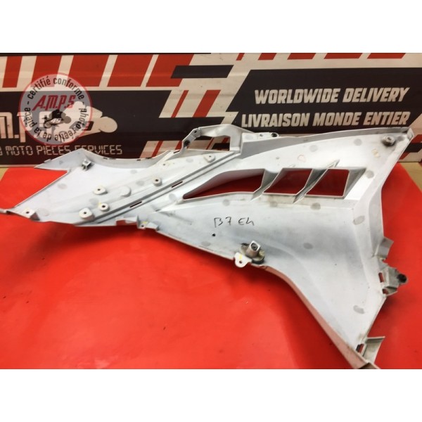 Flanc de carénage droit 