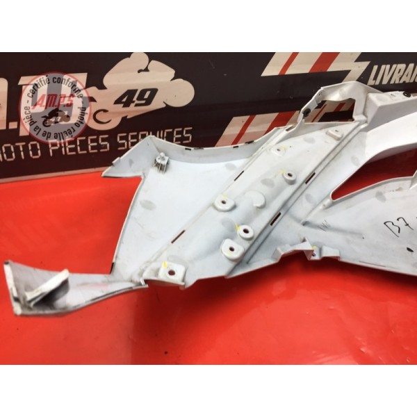 Flanc de carénage droit 