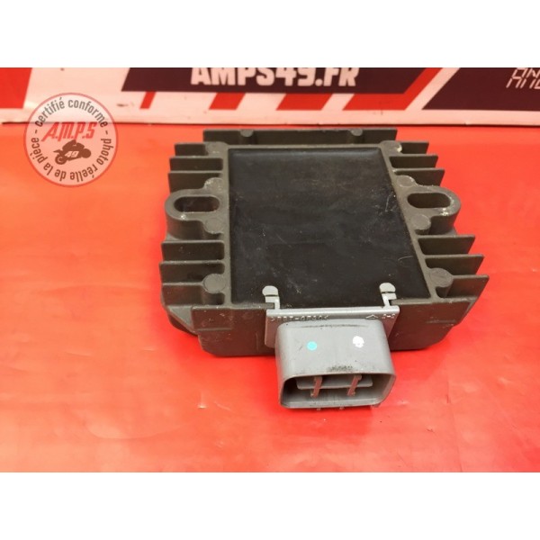 Regulateur de tension 