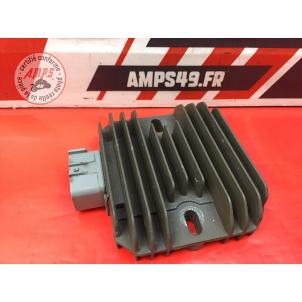 Regulateur de tension 