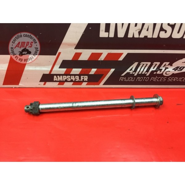 Axe de roue avant