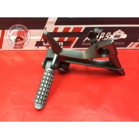 Platine repose pied passager droite 