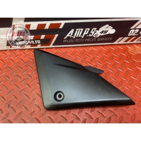 Cache plastique sous selle gauche 