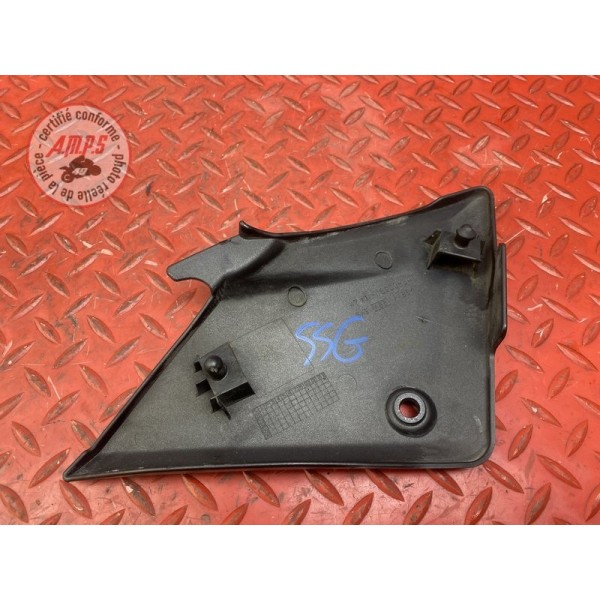 Cache plastique sous selle gauche 