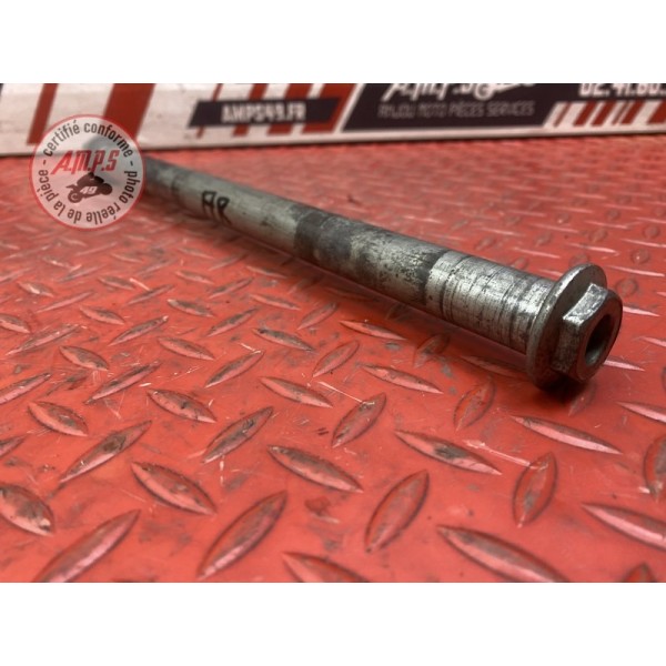 Axe de roue arriere 