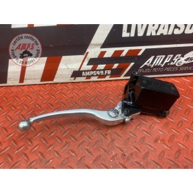 Maitre cylindre de frein avant