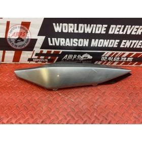 Cache plastique sous selle gauche 