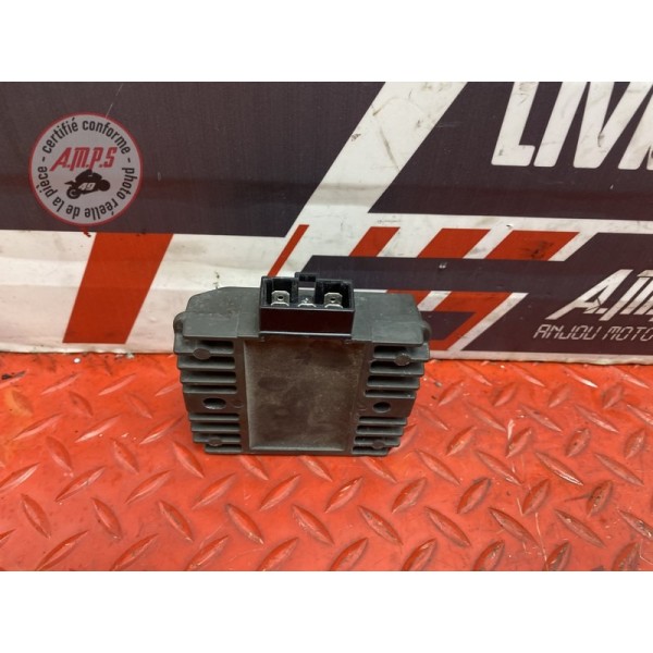 Regulateur de tension 