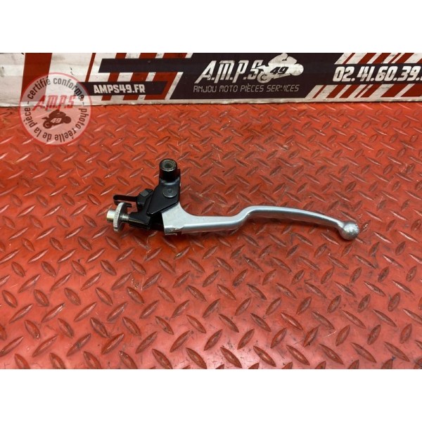 Cocotte d'embrayage avec levier