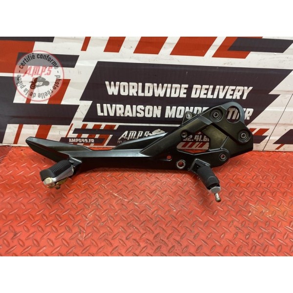 Platine repose pied droite