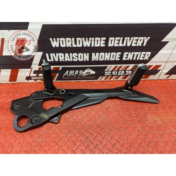 Platine repose pied droite 