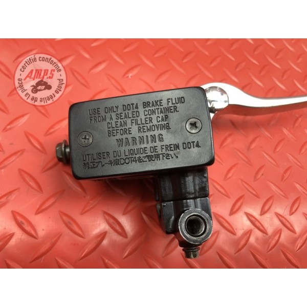 Maitre cylindre de frein avant 