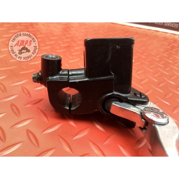 Maitre cylindre de frein avant 