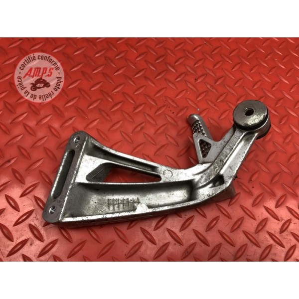 Platine repose pied passager droite 