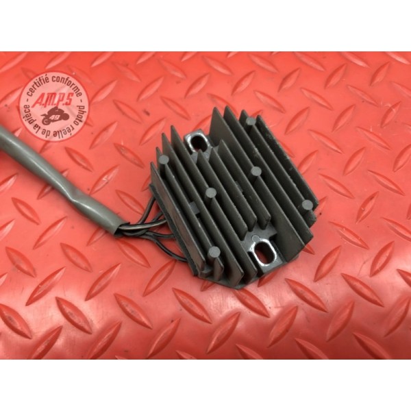 Regulateur de tension 