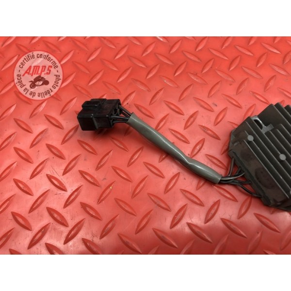 Regulateur de tension 