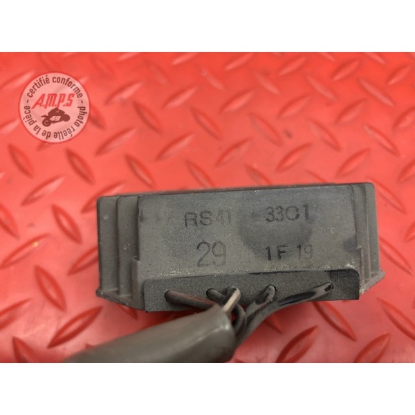 Regulateur de tension 