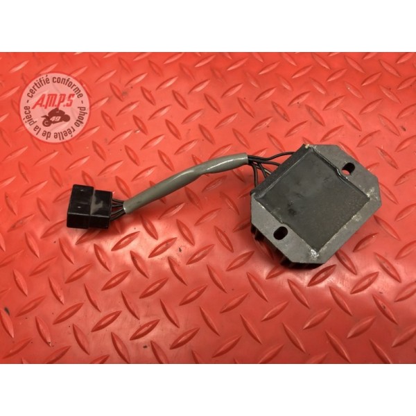 Regulateur de tension 