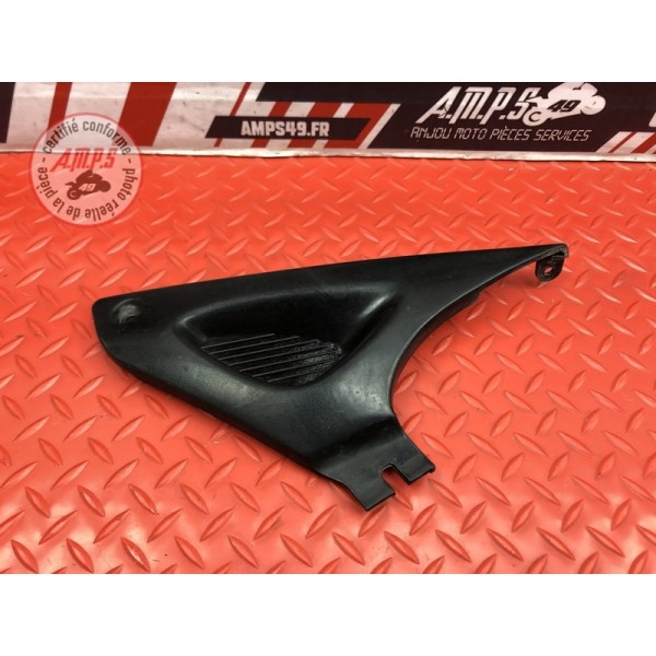 Cache plastique sous selle droit