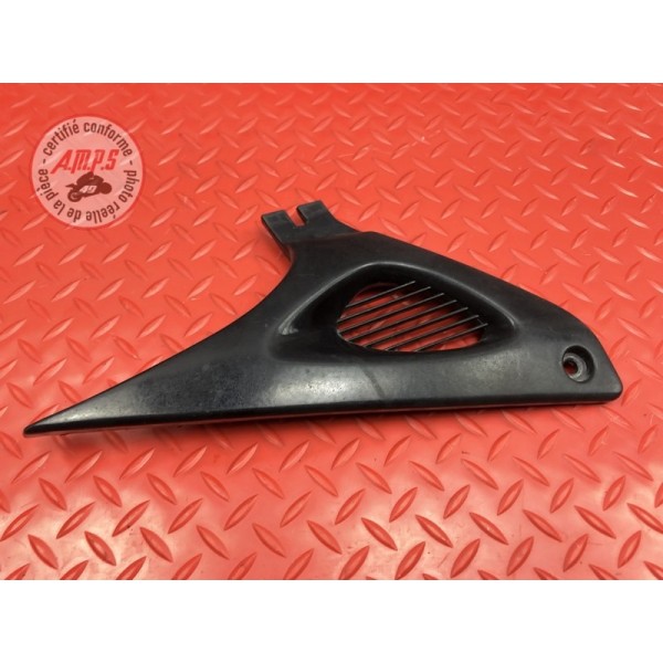 Cache plastique sous selle droit 