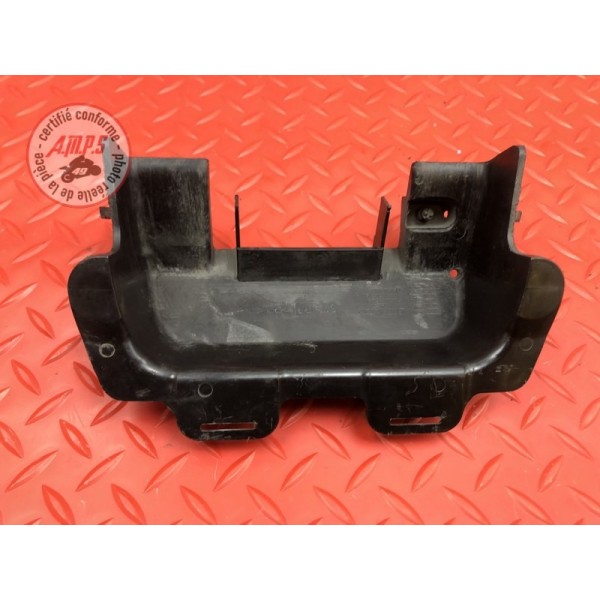 Cache plastique sur moteur 