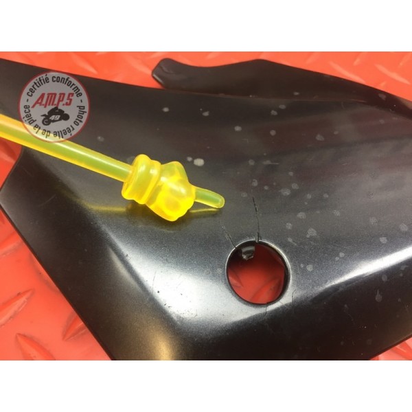 Cache plastique sous selle droit 