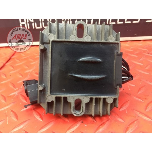 Regulateur de tension 