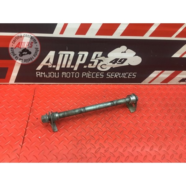 Axe de roue arriere 