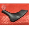 Cache plastique sous selle droit