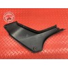 Cache plastique sous selle droit