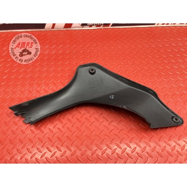 Cache plastique sous selle droit 