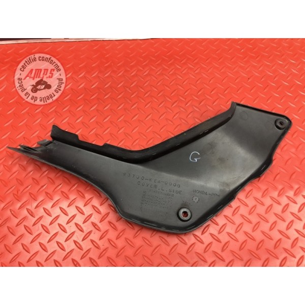 Cache plastique sous selle gauche 