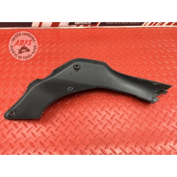 Cache plastique sous selle gauche 