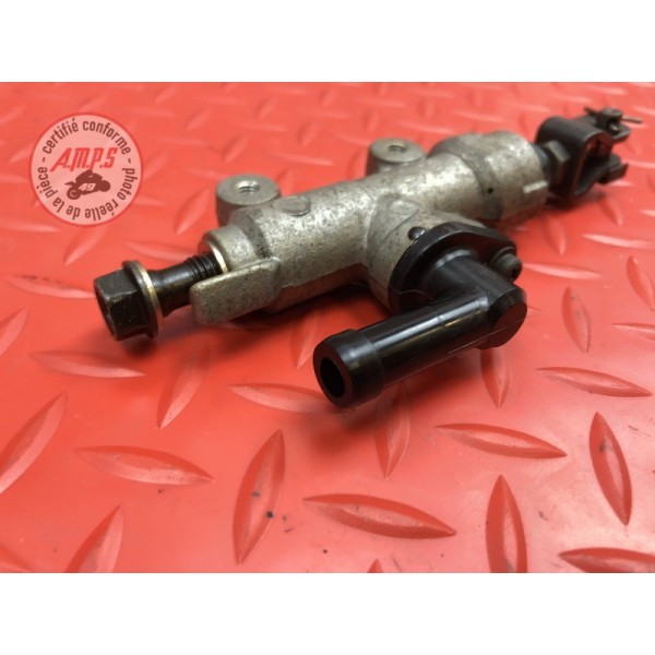 Maitre cylindre de frein arriere 