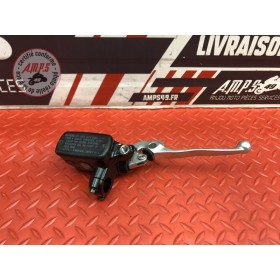 Maitre cylindre de frein avant