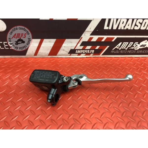 Maitre cylindre de frein avant