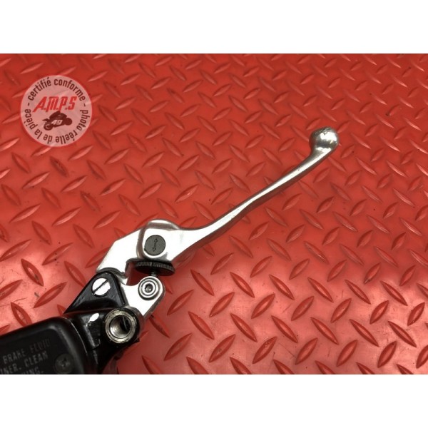 Maitre cylindre de frein avant 