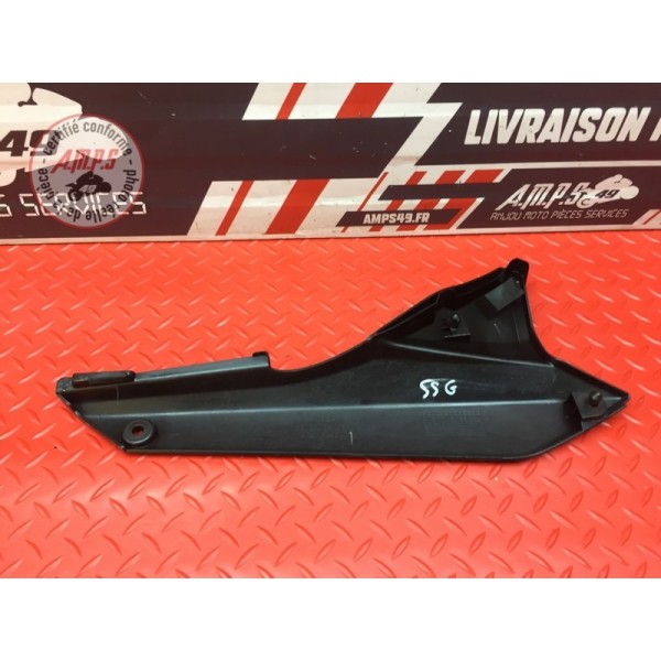 Cache plastique sous selle gauche 