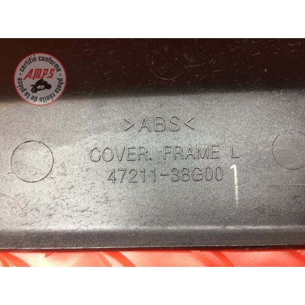 Cache plastique sous selle gauche 